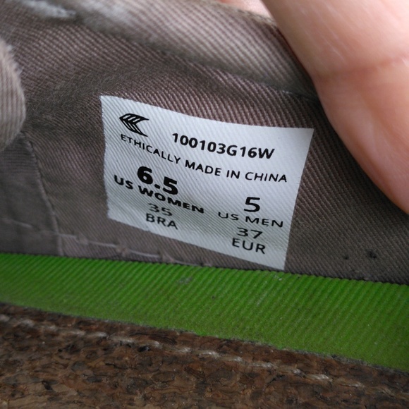 Cariuma W6.5 M5 Shoes - Picture 13 of 16